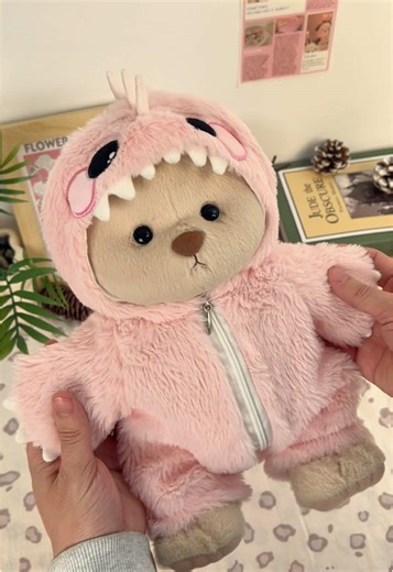 Enjoying the chill time dressing up my teddy 🧸#TeddyHuggy #cute #love #fyp #viral #giftguide