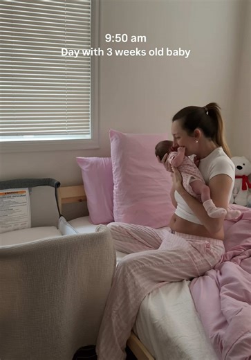 Same routine. Same mom outfit. Different support. This nursing bra and postpartum belly band have honestly become part of my everyday life — from morning feeds to late night cuddles👌🏻 This week is the best time to get them: Use code VIOLABELODE for 20% OFF on Momcozy official website and Amazon. ✨ And this week Amazon has an extra 20% OFF — that’s 40% OFF total #Momcozy #MomcozyBellyband #Bellyband #momcozybra #motherhood