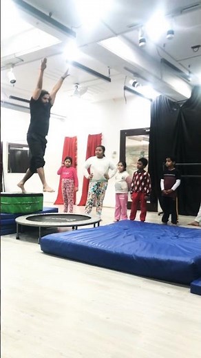 A basic somersault, also known as a front somersault. #parkour #lovegymnastics #backtuck #flip