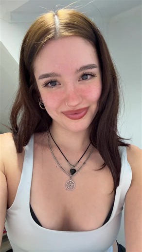 Videos de Azul (@azuaviless) con “sonido original - 🎶🎧”