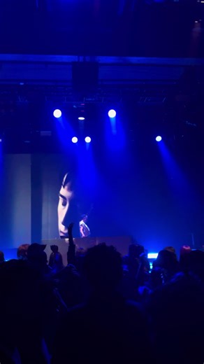 watching these edits like this 🤭 last night was fun run it back pls !!! #heatedrivalry #club90sla #hollanov