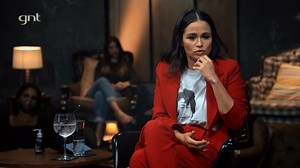 1.5M views · 56K reactions | Já imaginou Nanda Costa e Sylvester Stallone no mesmo filme? Isso até que poderia ter acontecido. O único problema era a língua, nem o álcool foi capaz de desenrolar 100% o inglês. #PorchatnoGNT toda terça-feira às 21h45. Assista a história completa no Globoplay + Canais! | GNT | Facebook