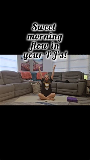 Morning Yoga Flow in PJ's #yoga #yogaanytime #yogainsipiration #yogainthemorning #shanonleeyoga