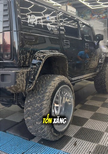 Video của Hùm đi Hummer (@humhummerh2) với bản nhạc Little Things - Adrián Berenguer