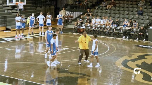 3 Ways to Defend a Ball Screen with Dwayne Stephens - Western Michigan Univ. Find more videos/articles on Ball Screens here: https://coachesinsider.com/topic/mens-basketball/?cdir_ccat=3899 Western Michigan Men's Basketball | Basketball Coaches Insider