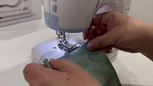 Sewing Machine for Beginners, 16 Built-In Stitches, Small Sewing Machine with Accessory Kit, 2-Speed, Foot Pedal, Storage Drawer, Portable Tabletop Full-Feature Design for Home DIY (Grey)