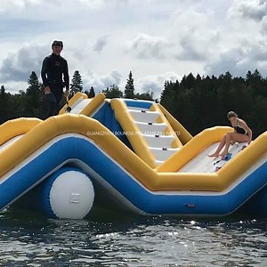 [Hot Item] Floating Water Park Toys Obstacle Course Wave Bridge Water Park Design
