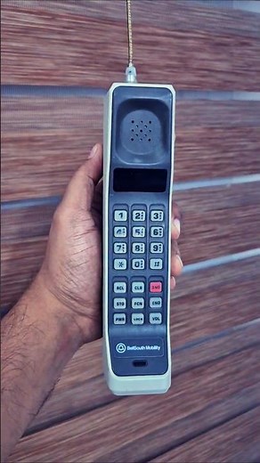 1980s Motorola Dynatac 8000 F 😍World's first mobile phone Series