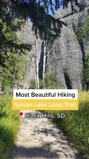 Love great views but suck at hiking? Try this beginner'friendky hike we did with a bunch of out of shape adults and a trove of toddlers 🙌 Sylvan Lake Loop Trail in Black Hills Douth Dakota is one of the best beginner hikes in the state. Save this for later and follow for more US travel content #ustravel