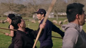 ‘Mulan’: Vídeo de bastidores revela treinamento intensivo para lutas – Jovem Pan