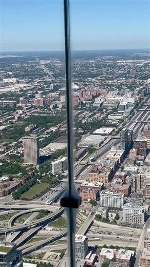 Skydeck Chicago ll observation deck on 103rd floor #skydeck #chicagoattractions #observationdeck
