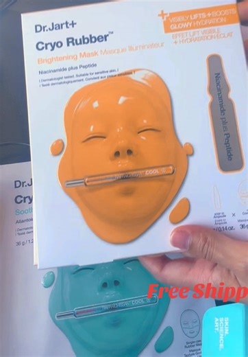 Dr. Jart Cryo Rubber Masks are two-step, cryotherapy-inspired treatments designed to instantly cool, hydrate, and firm skin. Featuring a concentrated serum ampoule and a cooling rubber mask, they reduce skin temperature to minimize redness, improve absorption, and provide a