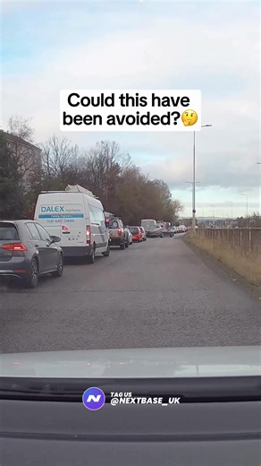 Who was in the wrong here?👀 #nextbase #dashcamclips #caughtoncamera #ukdriving