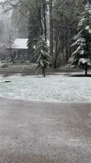 Viewer video | Snow falls in Arnold