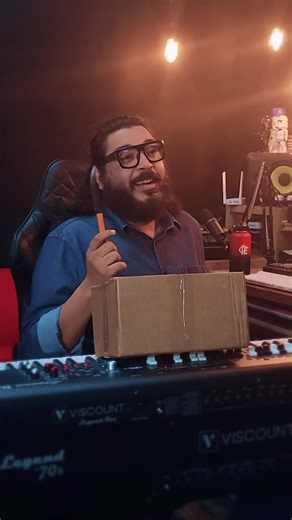 Se você usa SoundFonts (SF2) no seu setup ou quer expandir os timbres do seu teclado sem gastar uma fortuna, esse vídeo é para você! Hoje eu faço o unboxing do OPEN SYNTH SF2 by Almeida, um módulo pensado para rodar bibliotecas SoundFont (.SF2) e transformar qualquer controlador ou teclado em uma verdadeira central de timbres. Se você toca em igreja, banda ou estúdio, esse tipo de módulo pode ser uma solução extremamente interessante para expandir seu setup. 📌 Assista até o final para ver se es