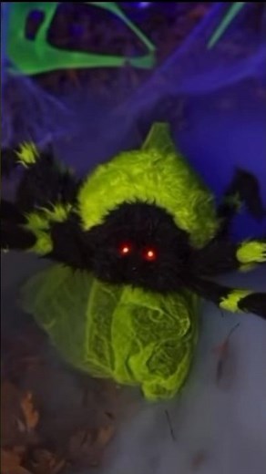 NEW 2026 ‪@spirithalloween‬ Green & Black Jumping Spider Animatronic #halloween #spirithalloween