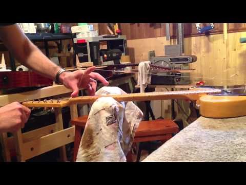 Installing strings on 6 in line, Kluson style tuners