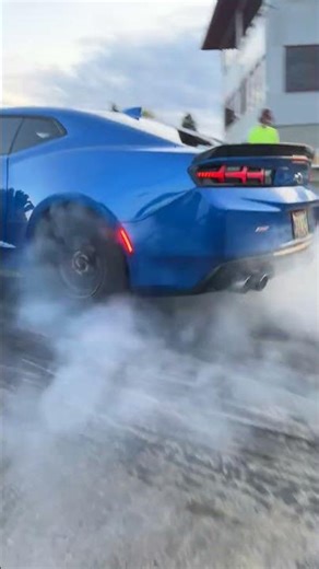 2018 Camaro ss burnout #carenthusiast #automobile #cartok #chevycamaro #racing #fast #camshaft