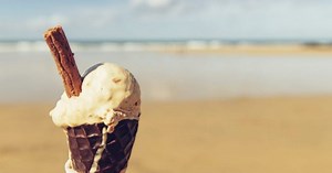 20 years since hitting number one, how does ‘The Sunscreen Song’ sound today?