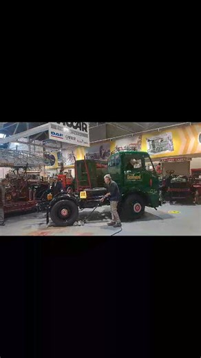 Ever wondered how we move the vehicles in the museum? 🚌🚚🚍 #heritagevehicles #volunteering #transport #museum #exhibition | British Commercial Vehicle Museum