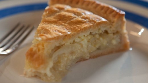 How to make cheese and onion pie
