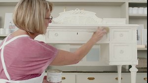 Jolie Finishing Wax - Chalk Finish Paint Wax - Use on wood or matte finish painted interior furniture, cabinets- Odor-Free, Non-Hazardous (500mL, Black)