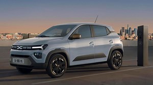 Dacia Spring, le novità per il 2026: più potenza e nuove batterie