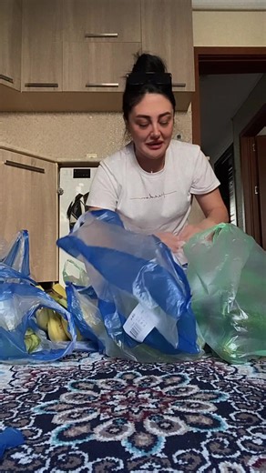 Recycling Tips: Organizing Plastic Bags in Your Kitchen
