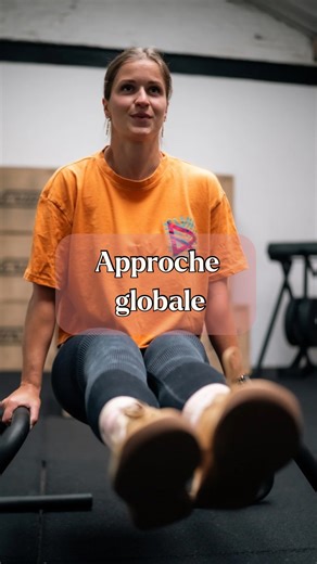 Eugénie, kiné CrossFiteuse qui t’aide à rééduquer ton périnée on Instagram: "✨ Si tu crois que faire “juste des abdos” suffit… attends de voir la suite 😉👇 On me demande souvent pourquoi je fais autant d’exercices différents : abdos, fessiers, membres inférieurs, posture… 👉 Parce que tout ça, c’est ce qui me permet d’être solide, stable, efficace, et surtout de continuer à faire mes DU sans fuite 💦. Travailler ton transverse, renforcer ton périnée, gérer tes pressions, améliorer ta posture… r