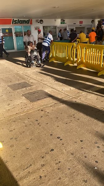 At the clear port …..the plane land