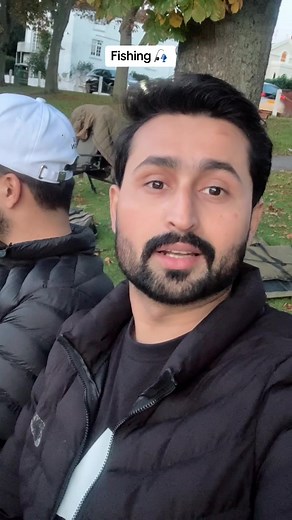 Fishing 🎣 #foryou #uk #uklife #ukboy #riverside #londonlifestyle #londonupdates #halalvibes #fishing #england #zmamkhan #zmamfam