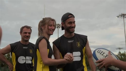 RCP15 on Instagram: "Un immense merci à @cartescb pour leur confiance et pour mettre en lumière le paiement sans contact à travers cette superbe vidéo. Bravo également aux joueurs et joueuses du @rcp15five qui se sont prêtés au jeu avec énergie et bonne humeur pour illustrer un rugby 100 % plaisir, 0 % contact 🏉 Un remerciement tout particulier à @__prototypestudio #rcp15 #cartesbancairescb #cartesbancaires #rugby #rugbygram #parisian #paris🇫🇷 , la boîte de production qui a donné vie à ce pro