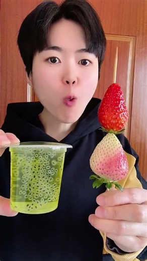 Ăn vặt hai chị em p2119