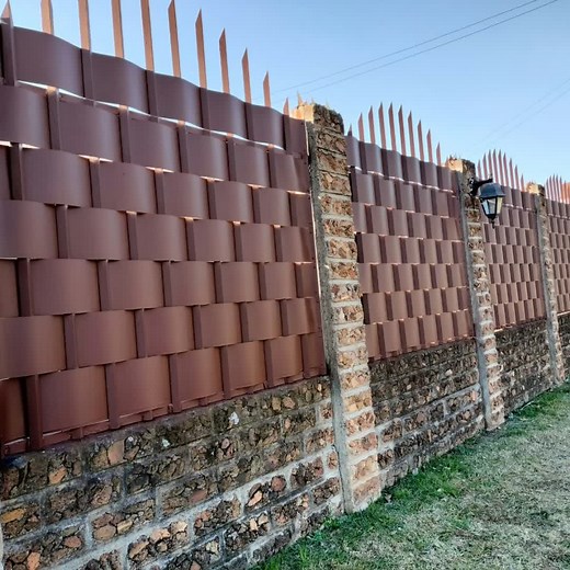 JimFra Palisade Weaving now also have DIY Palisade Weaving available!R23 per meter for the material, you can do this yourself at home!JimFra Palisade Weaving gives you AMAZING PRICES!!! 💰💸Big Or Small, your security and privacy is our priority.Contact us today for a safe, low-maintenance option for your home or office's safety.067 859 9732www.jimfra.co.zainfo@jimfra.co.za#Palisade #Palisadefencing #Palisadeweaving #PrivacyMatters #Privacyispower #security #securitysolutions #cctv #securitysyst