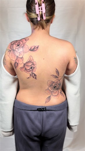 Stunning floral backpiece I tattooed for Chloe 🌸 #backtattoo #tattoos #fyp #tattooideas