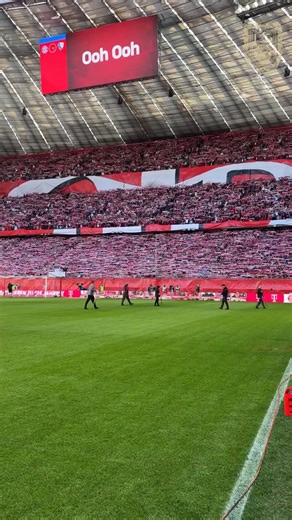 The new FC Bayern stadium anthem sung LIVE at the Allianz Arena for the first time. ❤️🤍 Watch & listen to the whole anthem here: youtu.be/1R16dLT6zco 🎶 #FCBayern #MiaSanMia | FC Bayern München