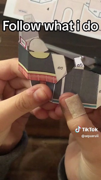 You can see my reflection 😭😭 #akitoshinonome #akito #shinonome #shinonomeakito #projectsekai #vividbadsquad #readysteady #tutorial #vbs #pjsk #pjsekai #papercraft #tutorial #tut #fyp #vira #trend #trending #trendy