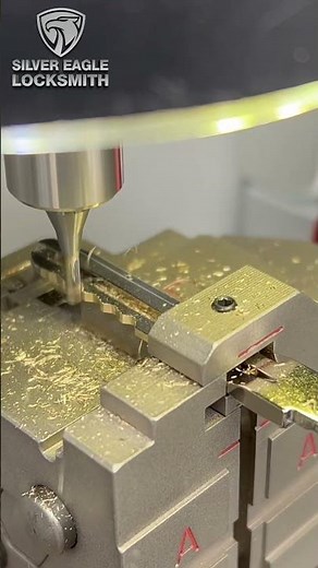 Car key cutting machine ￼