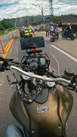 Dessa vez eu passei hehe #moto #automobile #motovlo