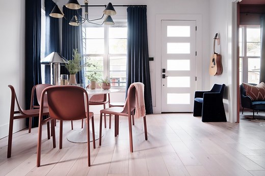 477K views · 745 reactions | Don’t let the dark exterior fool you!  The interior of HGTV Urban Oasis 2022 feels light, bright and oh-so-spacious thanks to sky-high ceilings above and gorgeous white hickory floors below. 朗 | HGTV | Facebook