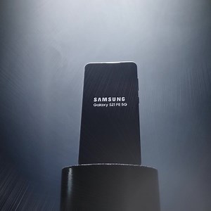 9.6K views · 15 reactions | Fans, meet Fan Edition. A phone so good, we used it to shoot this entire video. The Galaxy S21 FE 5G packs all your favourite features. | Samsung | Facebook