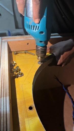 Joko Siswomiharjo on Instagram: "how to fix a bolt that won't turn #tutorial #tricks"