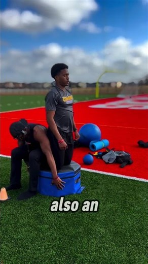 🚨 Hamstring pulls keep “randomly” happening? Add Nordics and watch your hamstrings turn into