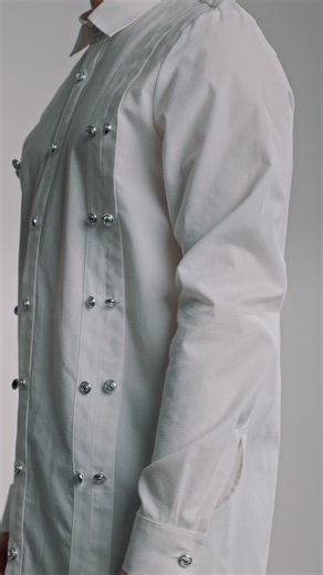 Am lansat produse noi, disponibile acum doar în showroom!🤍Te așteptăm pe Principatele Unite 62 să vezi cele mai noi creații în ediție limitată! 🕊️ | Reflectss