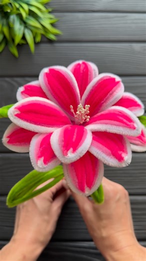 DIY Studio Crafts on Instagram: "EASY 💥 Pipe Cleaner Craft Pipe Cleaner Chenille Decoration Ideas Flowers #foruyou #diy #tutorial #craft #easycrafts"