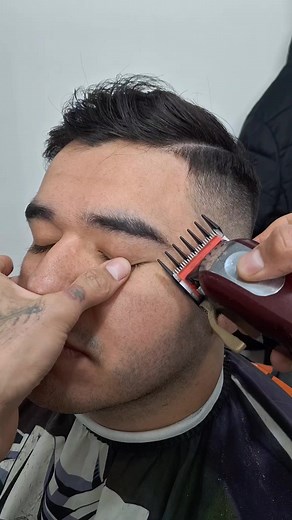 Tutorial de Cejas con Navaja: Aprende Paso a Paso