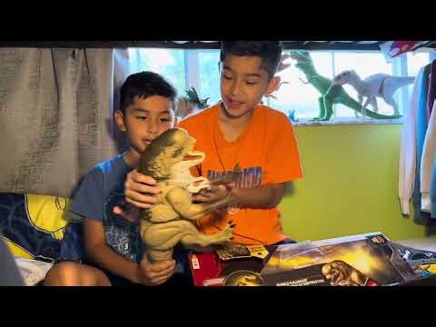 Come with us to check out 👀 the Distortus Rex!!! Review 🦖🦖💥🔥