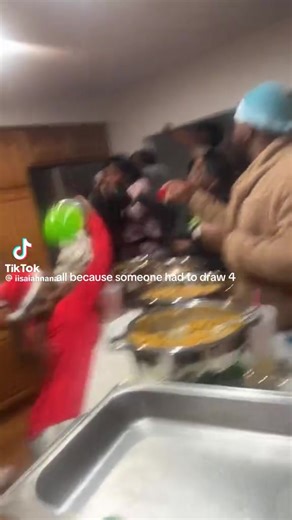 Nikki Georgia’ 🍑 (@nikkibaltimoreatlanta)’s video of the original hawaiian punch fight