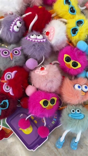 Class Valentine’s Mini monster puff keychains = instant smiles. So cute and kids will love them! LINK in bio to shop 💕