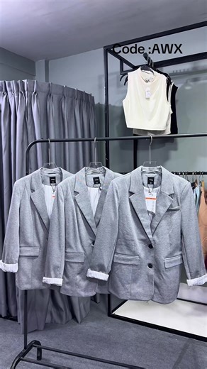 2 သောင်းကျော်လေးနဲ့ တကယ် Quality ကောင်းတဲ့ blazer လေးကိုဝတ်ရမှာနော် Code -AWX 2XS ပခုံး 15ရင် 28-30 အရှည် 24 XS ပခုံး 15.5 ရင် 30-32 အရှည် 24.5 S ပခုံး 16 ရင် 32-34 အရှည် 25 M ပခုံး16.5 ရင် 34-36 အရှည် 25.5 Lပခုံး 17 ရင် 36-38 အရှည် 26.5 XL ပခုံး 17.5 ရင် 38-40 အရှည် 27 2XL ပခုံး 18 ရင် 40-42 အရှည် 27.5 Order တင်ရန် TikTok chat box FB page : Yangon Branded Fashion Tg/Vb :09454523970 မှာအော်ဒါမှာယူလို့ရပါတယ် #yangonbrandedfashion #blazer #blazeroutfit #blazerstyle #fypシ゚